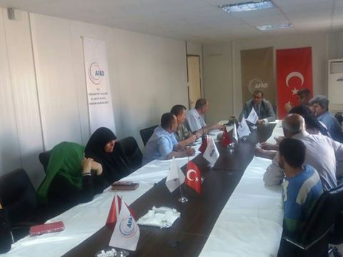 Geçici Barınma Merkezlerinden Nizip-1 Çadırkentte kalan Suriyeli misafirlerle toplant Geçici Barınma Merkezlerinden Nizip-1 Çadırkentte kalan Suriyeli misafirlerle toplant