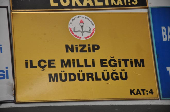 Nizip te 76 Öğretmen Açığa Alındı