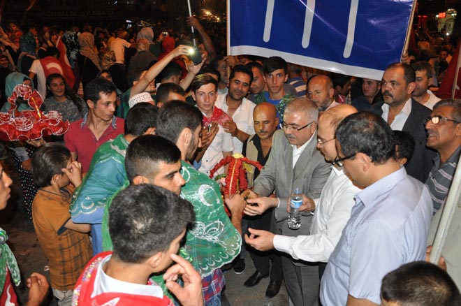 Demokrasi Nöbetinde Asker Kınası