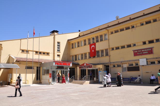 Nizip te 1 Doktor Açığa Alındı