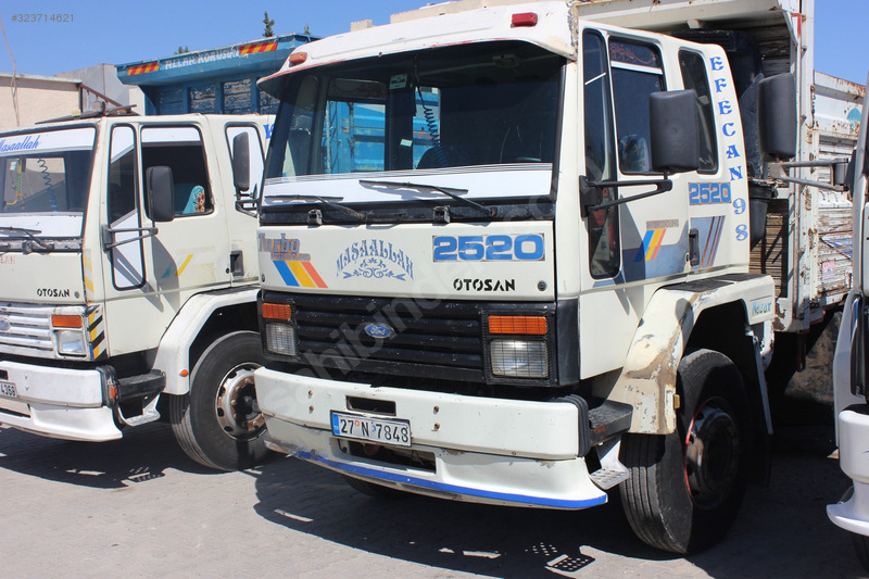 Firat oto galeriden 1998 model ford carco