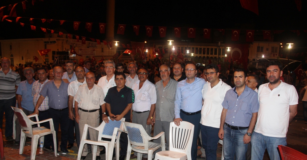 Nizip Ticaret Odası Milli İrade Nöbetine Devam Ediyor Nizip Ticaret Odası Milli İrade Nöbetine Devam Ediyor