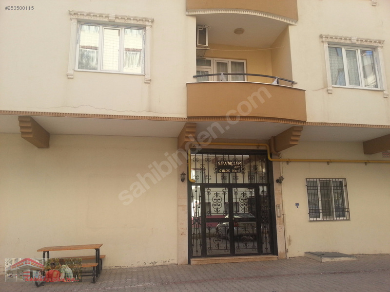 Gazikent belkis mahallesinde ana cadde üzerinde 3+1 geniş daire