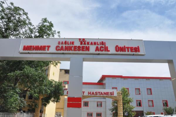 Nizip devlet hastanesinde 1 memur 8 sağlik çalişani açiğa alindi