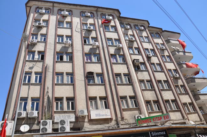 Nizip Vergi Dairesi nde 2 kişi Açığa Alındı