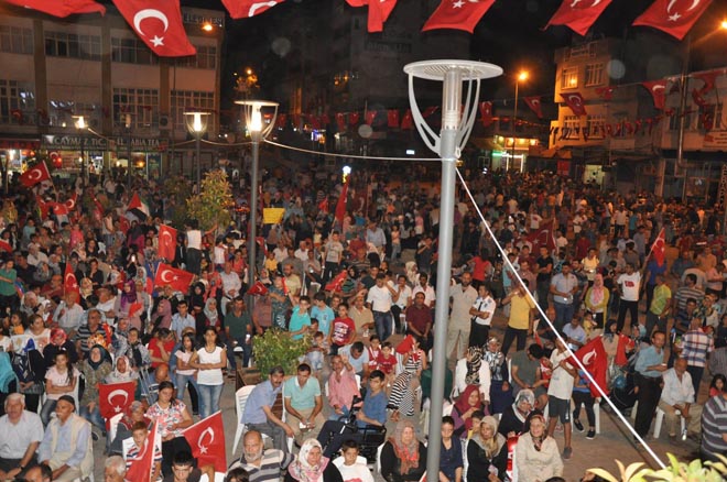 Demokrasi Nöbeti ne İlgi Artıyor