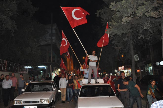Demokrasi Nöbetine İlgi Artıyor