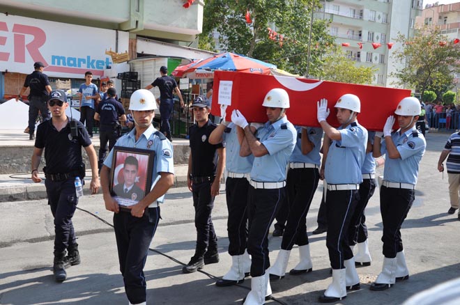 Ankara da şehit olan özel harekatçı, Nizip te toprağa verildi
