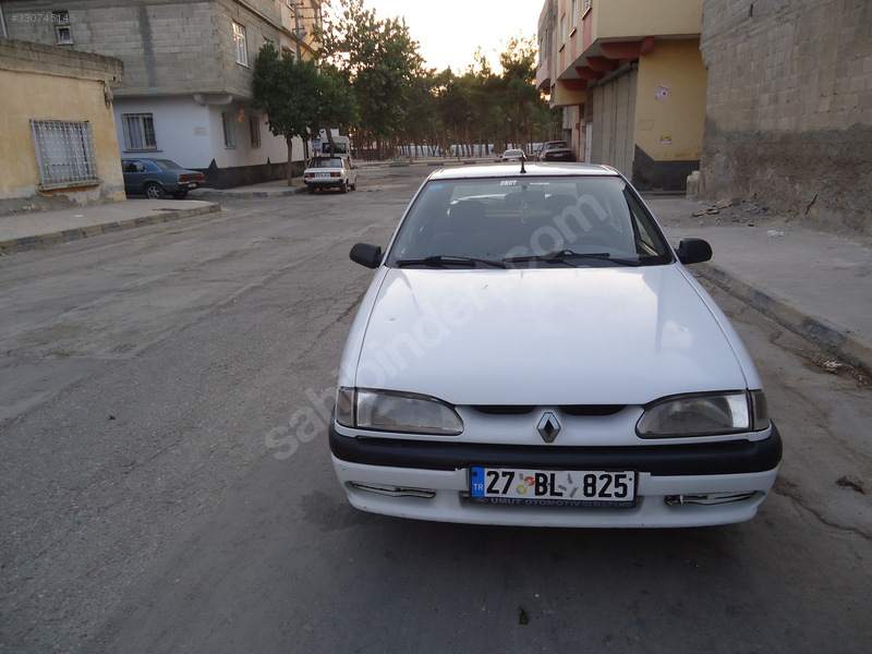 Renault 19 görmeden geçme!!!!!!