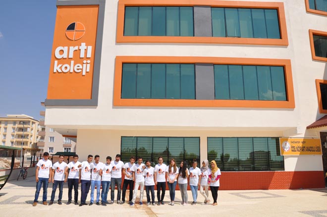 Arti koleji nin büyük başarisi