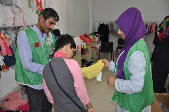 Ihh dan giysi ve ayakkabi yardimi
