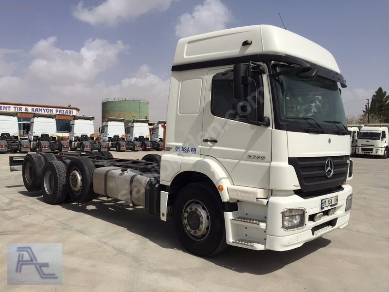 Atay oto galeriden 2011 model mercedes axor 3229-şase
