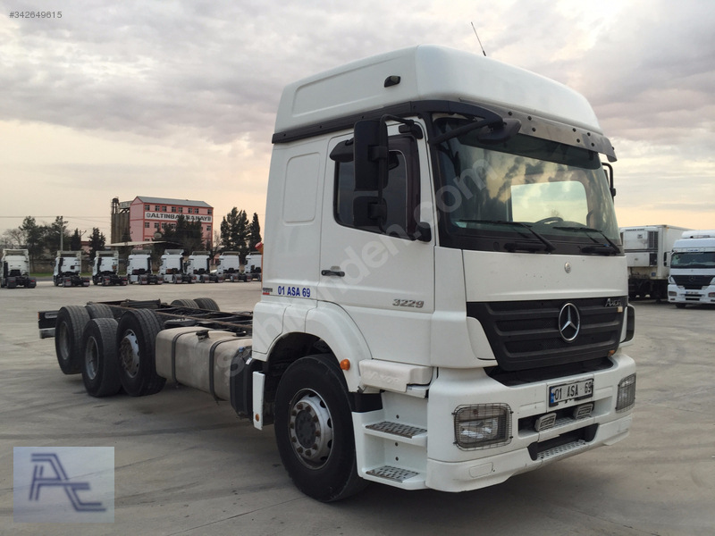 Atay oto galeriden 2011 model mercedes axor 3229-şase