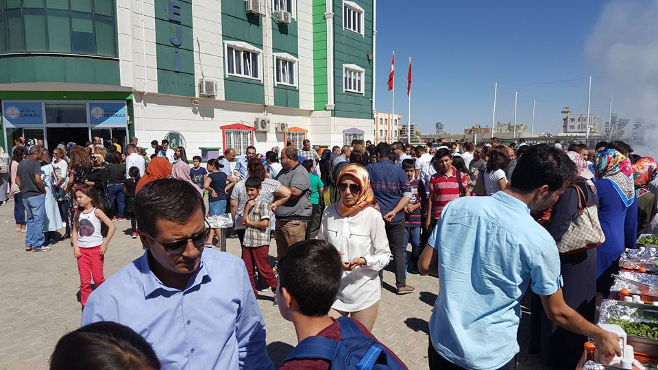Ada okullari nda mangal ve tanişma etkinliği