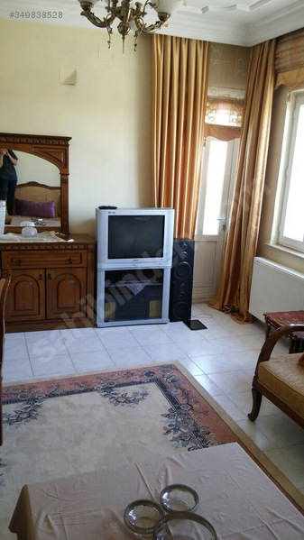 Nizip merkezde kaloriferli kiralık geniş uygun daire