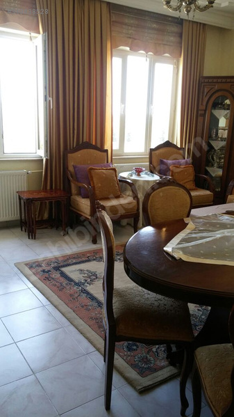 Nizip merkezde kaloriferli kiralık geniş uygun daire