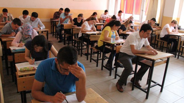 Sinav günü gürültü yapmak yasak