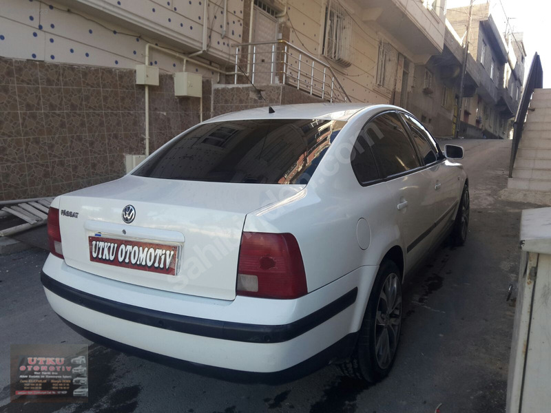 2000 model 1.8 duz passat orjinal 2 parca boyali eksper mevcut