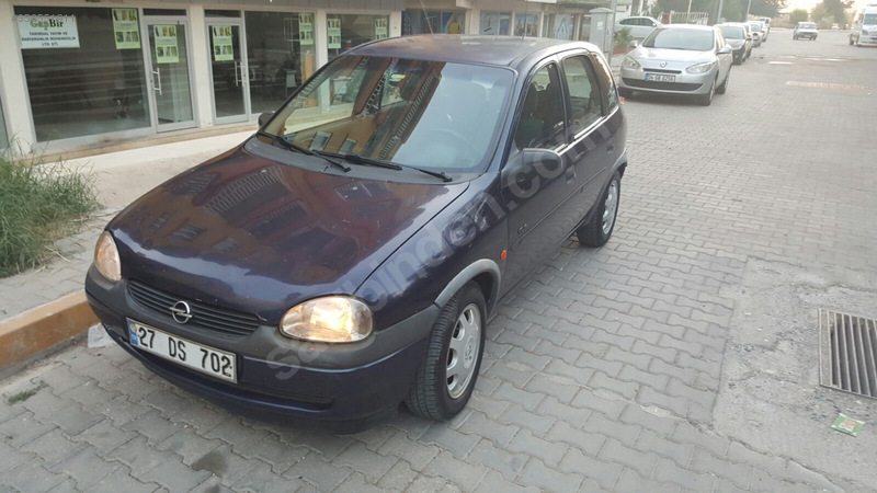 memurdan bakımlı ve temiz 1.4 corsa gls
