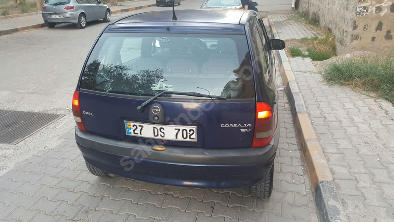 memurdan bakımlı ve temiz 1.4 corsa gls