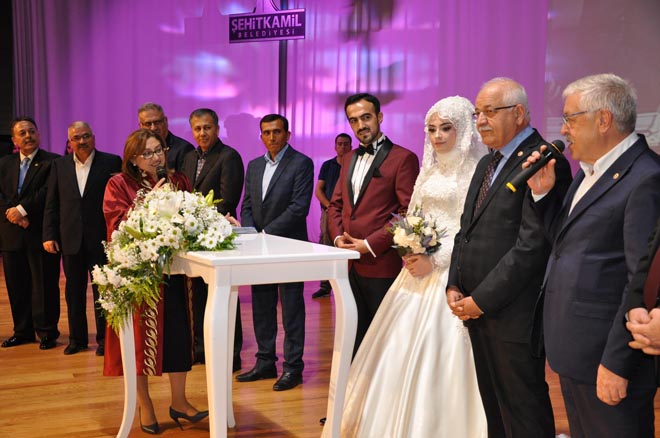 Sari ailesi nin mutlu günü