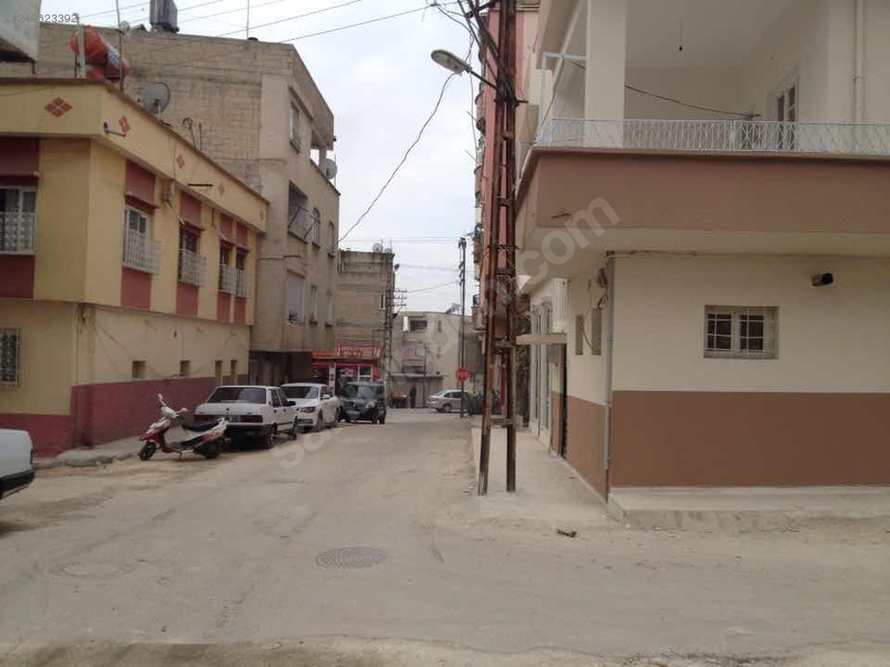 Istiklal mahallesi köşebaşi 2 katli daire 2 dükkan