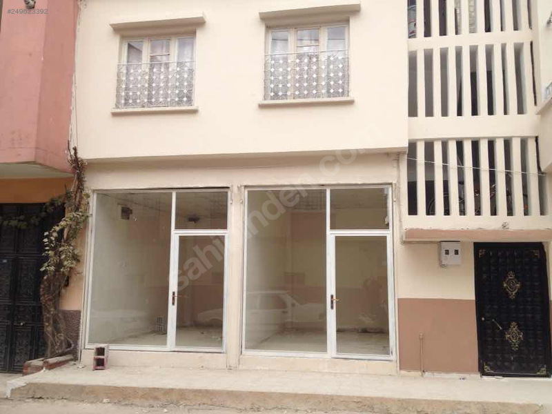 Istiklal mahallesi köşebaşi 2 katli daire 2 dükkan