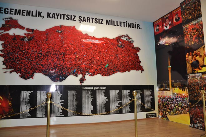 Hükümet konaği nda atatürk ve demokrasi köşesi