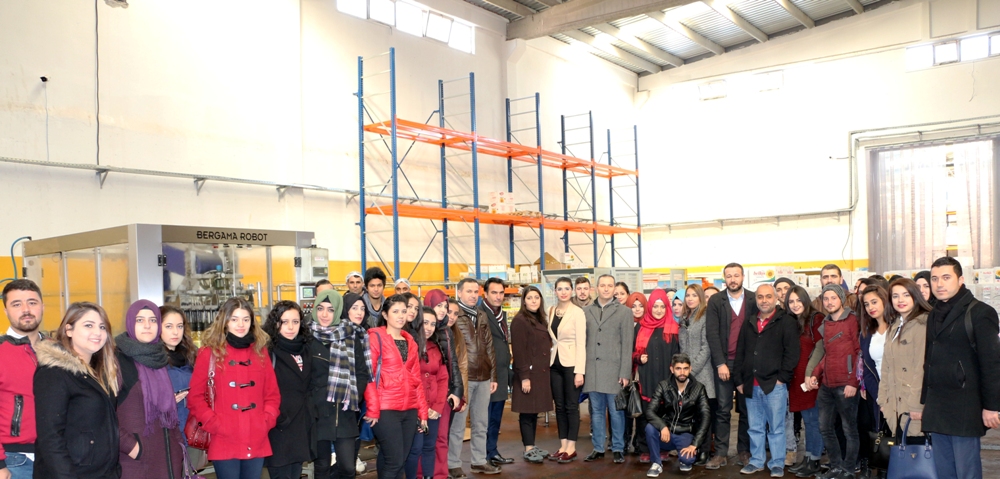 Üniversite Öğrencileri Ayçiçek Yağının Üretimini İncelediler