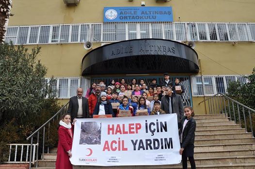 Suriyeli çocuklar için şeker aldilar