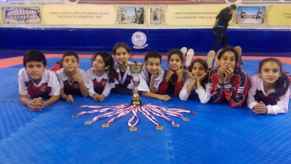 Kumla Ortaokulu Öğrencileri  Kick Boks Okullar Arası Minikler Kategorisinde  Türkiye 