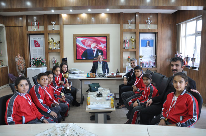 Köy okulu öğrencilerinin büyük başarisi