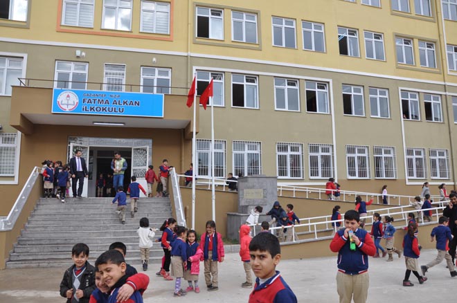 6 derslikli okuldu 27 derslikli oldu