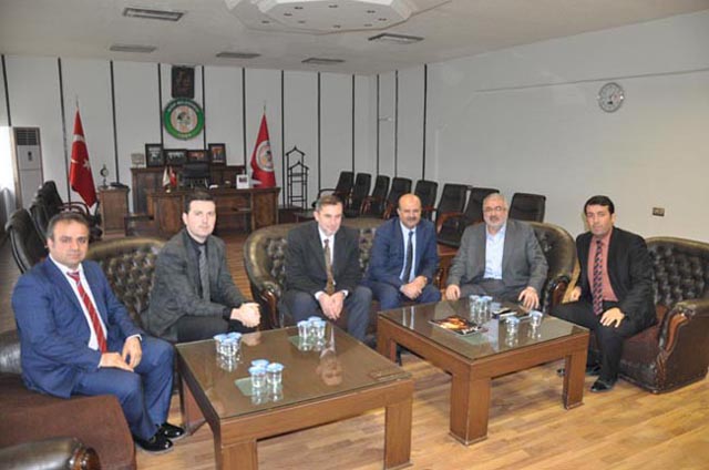 Bakanlik koordinatörü şen sağlik kurumlarini inceledi.