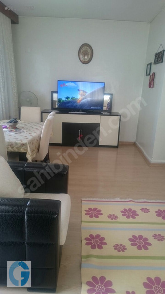 Öz ÇİLOĞLU GAYRİMENKUL'DEN Emniyet Trafik Civarı Ara Kat Daire..