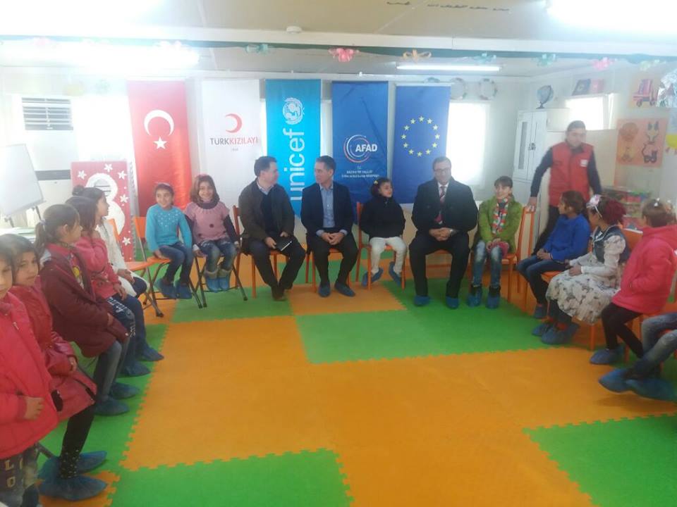 Birleşmiş Milletler Unicef Heyeti, Geçici Barınma Merkezlerinden Nizip-1 Çadırkenti z Birleşmiş Milletler Unicef Heyeti, Geçici Barınma Merkezlerinden Nizip-1 Çadırkenti z