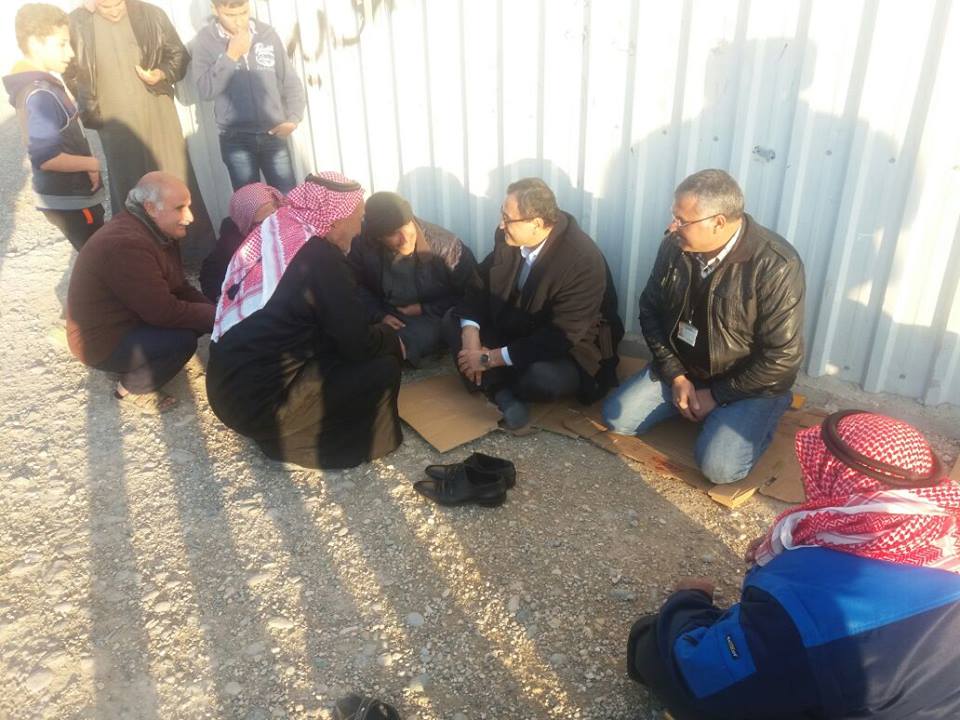 Kaymakam Çadırkenti ziyaret ederek, Suriyeli Misafirlerin sıkıntılarını dinledi. Kaymakam Çadırkenti ziyaret ederek, Suriyeli Misafirlerin sıkıntılarını dinledi.