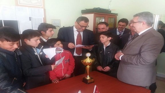 Ziraat Bankası 120. Yıl Ortaokulunda Karne Dağıtım Töreni Yapıldı.
