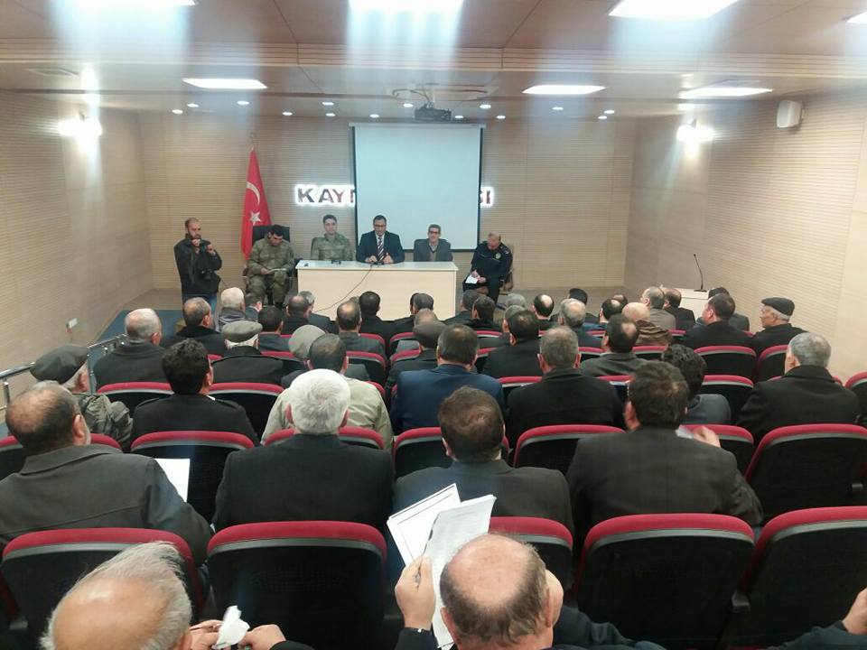 Nizip Kaymakamlığı Konferans Salonunda, Nizipli Daire Müdürleri ve Çevre Mahalle Muht Nizip Kaymakamlığı Konferans Salonunda, Nizipli Daire Müdürleri ve Çevre Mahalle Muht