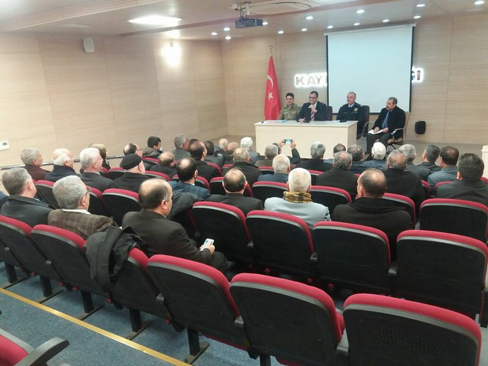 Nizipli Daire Müdürleri ve Merkez Mahalle Muhtarlarinin katılımıyla toplantı yapıldı. Nizipli Daire Müdürleri ve Merkez Mahalle Muhtarlarinin katılımıyla toplantı yapıldı.