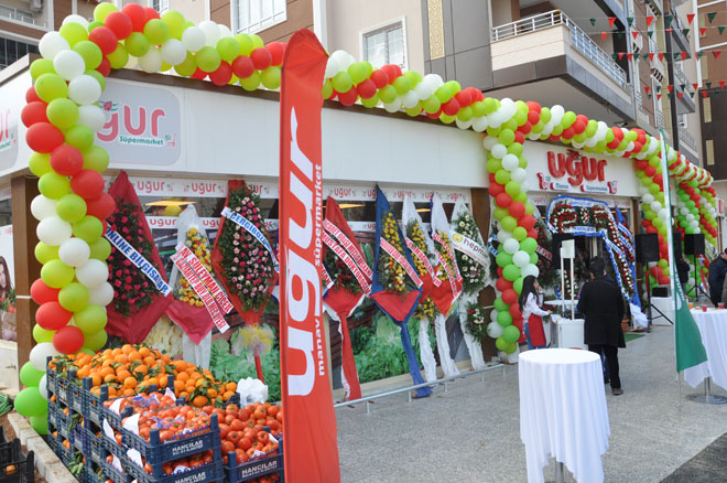 Uğur market 4 üncü şubesini açti