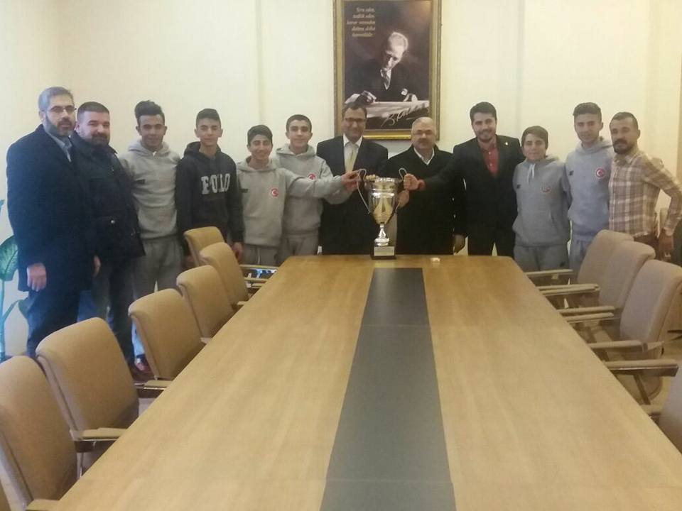 Nizip Belediyesi Spor Kulübü, Nizip Kaymakamı Sayın Harun SARIFAKIOĞULLARI'NI ziyaret Nizip Belediyesi Spor Kulübü, Nizip Kaymakamı Sayın Harun SARIFAKIOĞULLARI'NI ziyaret