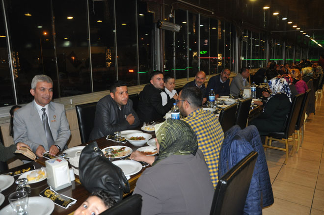 şehit eşleri ve yakinlari yemekte buluştu