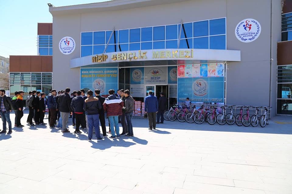 Gençlik merkezinden akdoğana teşekkür