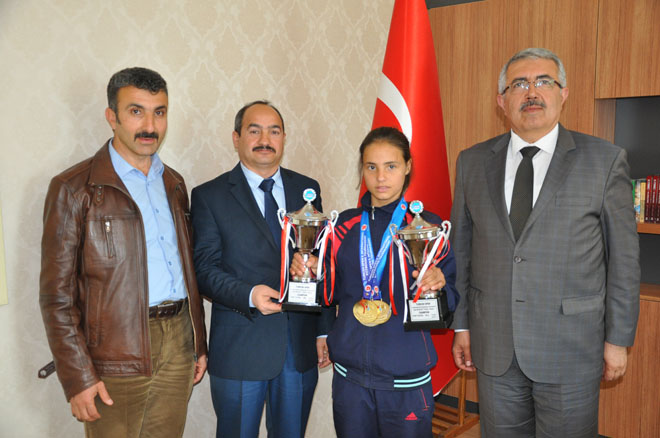 Nizipli sporcunun uluslararasi şampiyonluğu mutlu etti