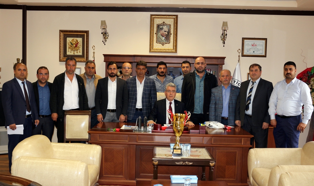 Nizip Spor?dan Nizip Ticaret Odası?na Ziyaret