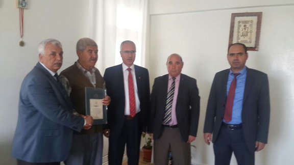 Emekli Öğretmenlerimize Hizmet Şeref Belgesi verildi.