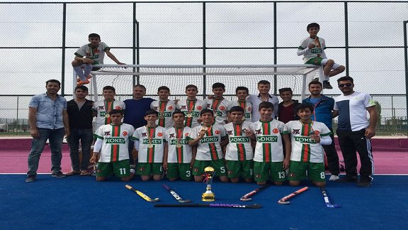 Okul Sporları Genç Erkekler Hokey Müsabakalarında Yahya Altınbaş Anadolu Lisesi Türki