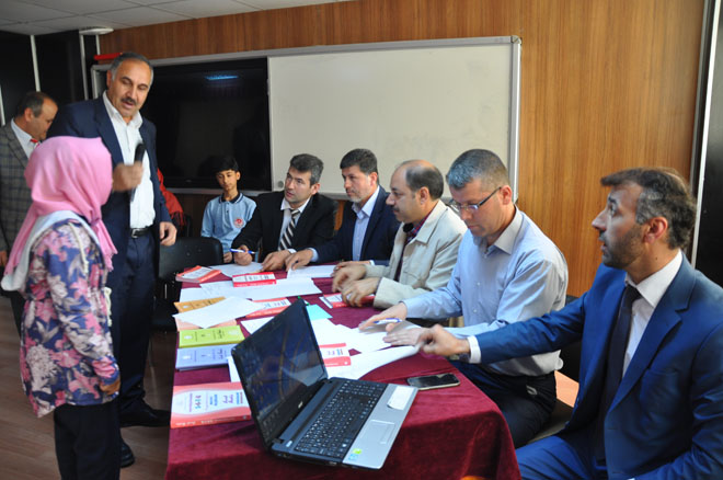 öğrencilere hadis yarişmasi