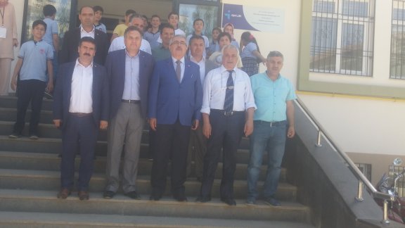 İlçemiz Salih İlhan İmam Hatip Ortaokulu  Tübitak 4006 Bilim Fuarı Yapıldı